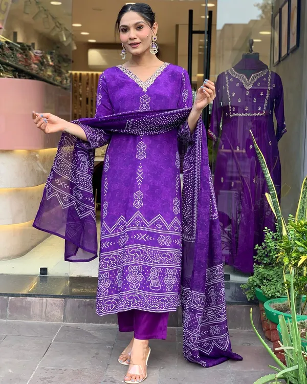 Neeva_store_Crepe_Blue_Color_Kurta_Suit_Set