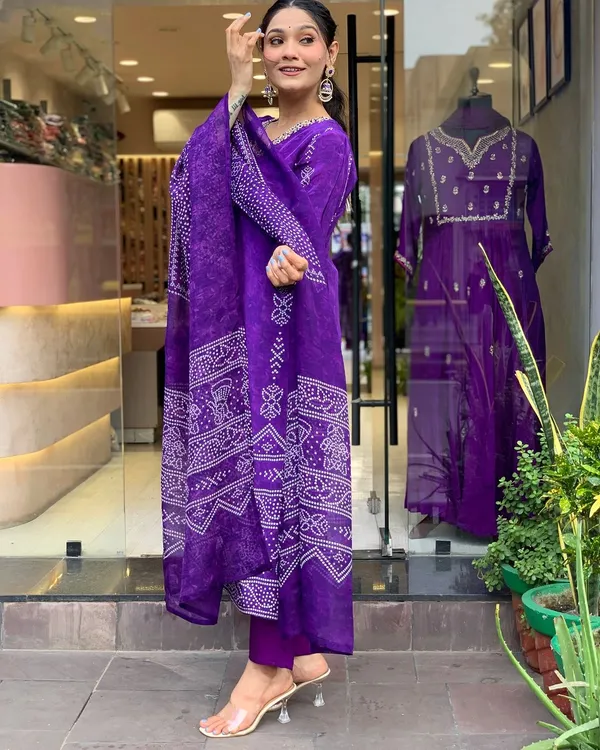 Neeva_store_Crepe_Blue_Color_Kurta_Suit_Set