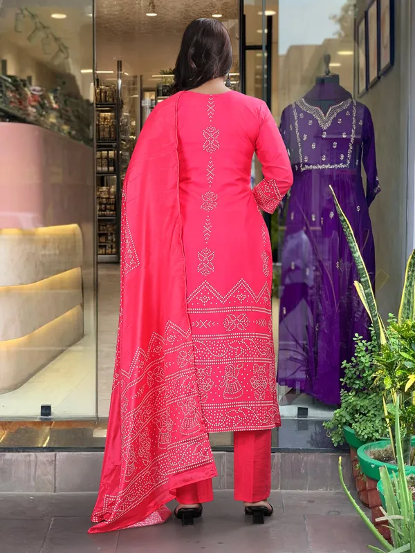 Neeva_store_Crepe_Pink_Color_Kurta_Suit_Set