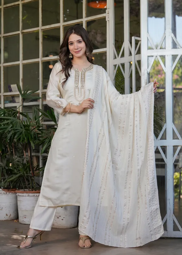 Neeva_store_Viscose_Off_white_Color_Kurta_Suit_Set