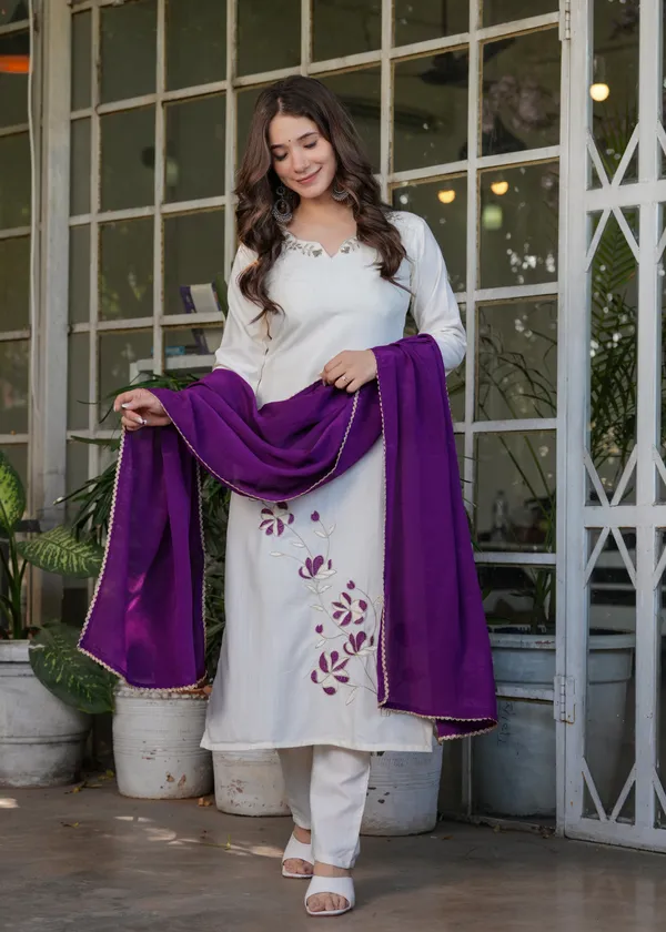 Neeva_store_Viscose_Off_white_Color_Kurta_Suit_Set