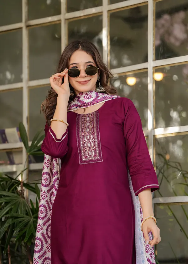 Neeva_store_Viscose_Maroon_Color_Kurta_Suit_Set