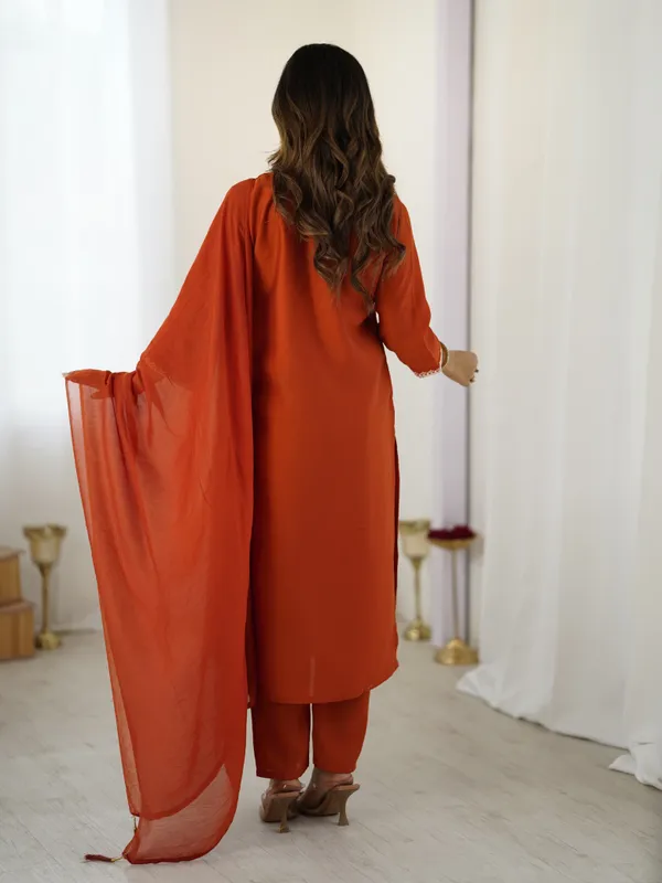 Neeva_store_Viscose_Mustard_Color_Kurta_Suit_Set