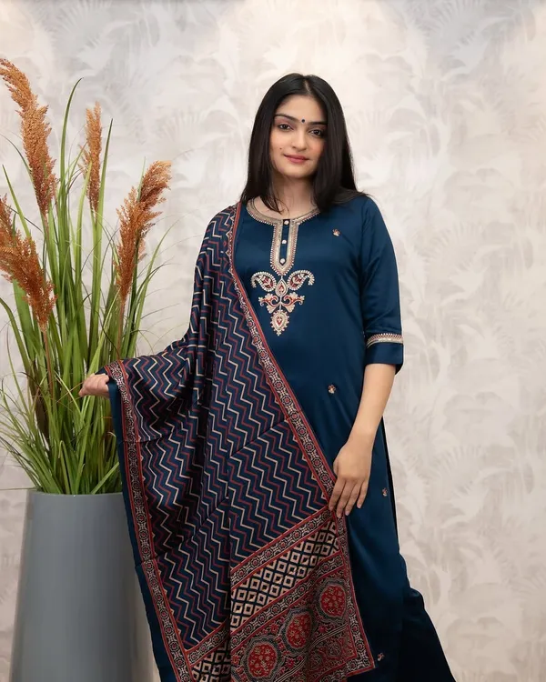 Neeva_store_Viscose_Navy_Color_Kurta_Suit_Set