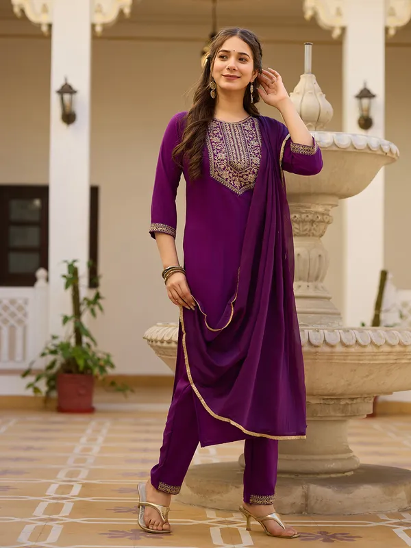 Neeva_store_Viscose_Blue_and_Golden_Color_Kurta_Suit_Set