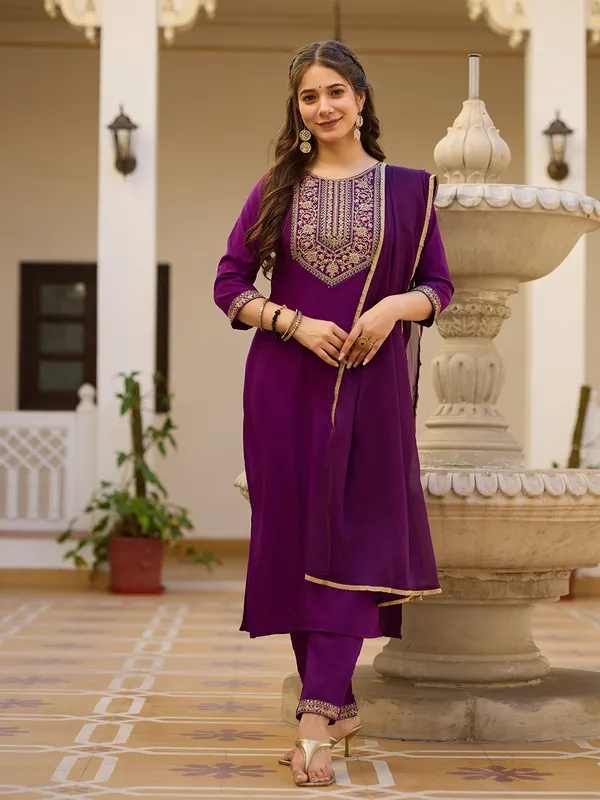 Neeva_store_Viscose_Blue_and_Golden_Color_Kurta_Suit_Set