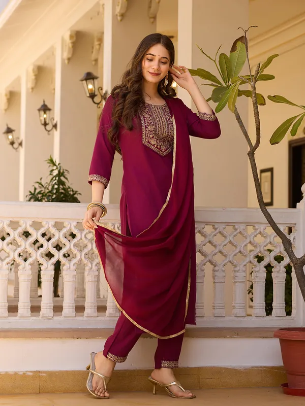 Neeva_store_Viscose_Maroon_Color_Kurta_Suit_Set