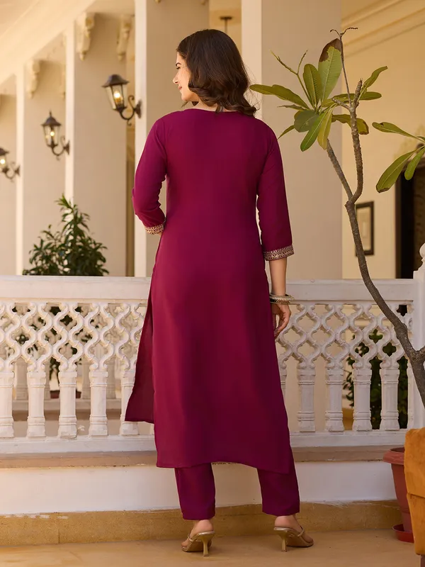 Neeva_store_Viscose_Maroon_Color_Kurta_Suit_Set