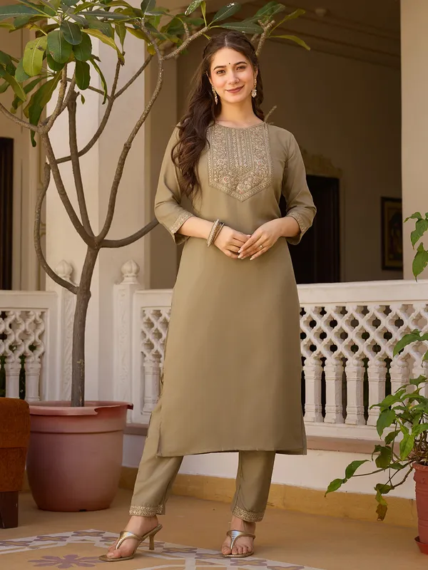 Neeva_store_Viscose_Pastel_Color_Kurta_Suit_Set
