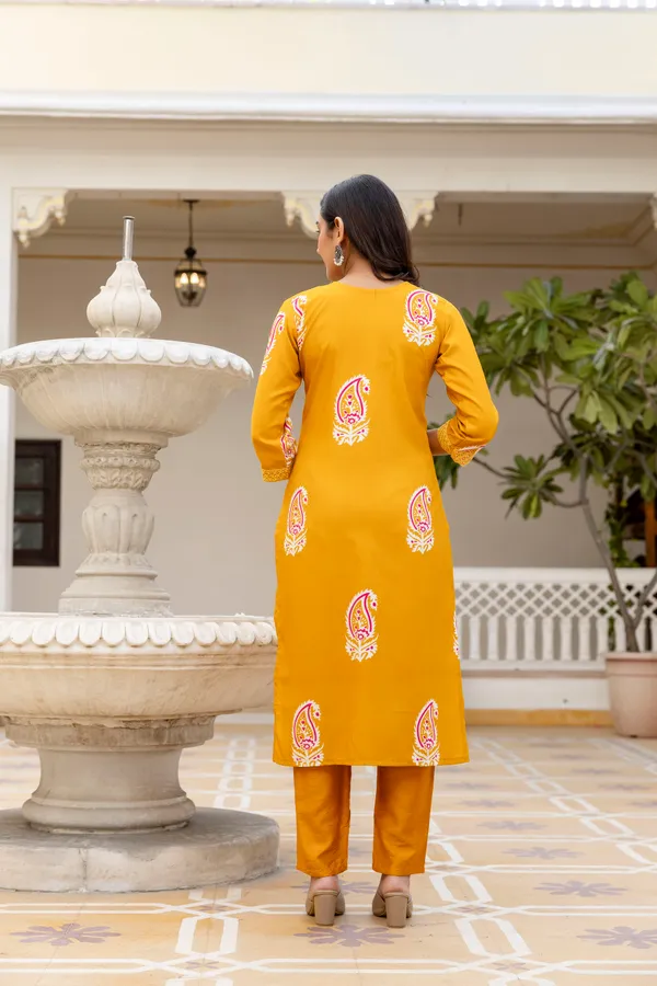 Neeva_store_Viscose_Yellow_Color_Kurta_Suit_Set