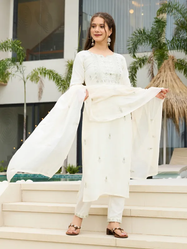 Neeva_store_Viscose_White_Color_Kurta_Suit_Set