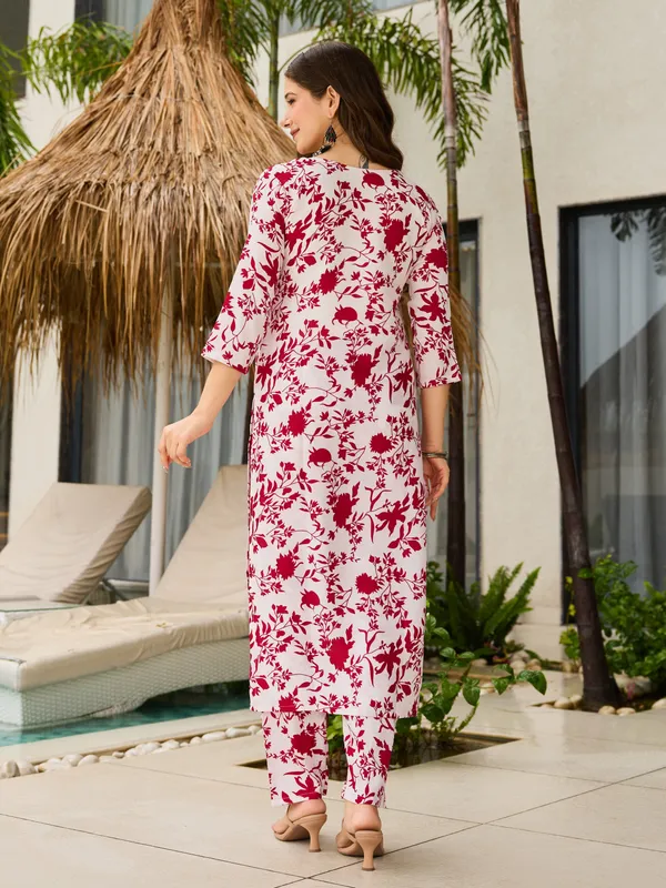 Neeva_store_Silk_Blend_multicolour_Color_Kurta_Suit_Set