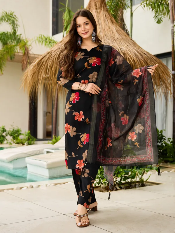 Neeva_store_Silk_Blend_Black_Color_Kurta_Suit_Set