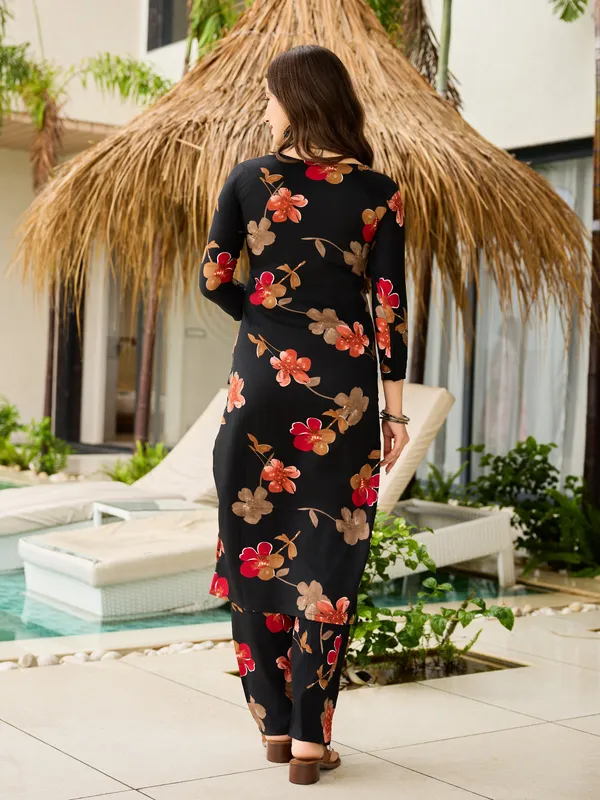 Neeva_store_Silk_Blend_Black_Color_Kurta_Suit_Set