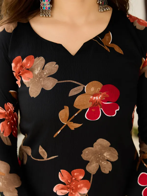 Neeva_store_Silk_Blend_Black_Color_Kurta_Suit_Set