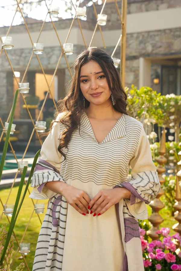 Neeva_store_Muslin_White_Color_Kurta_Suit_Set