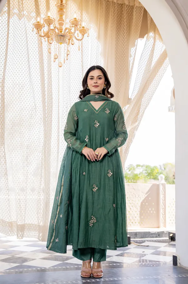 Neeva_store_Viscose_Green_Color_Kurta_Suit_Set