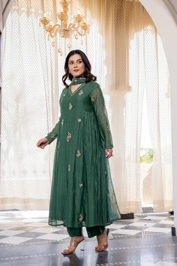 Neeva_store_Viscose_Green_Color_Kurta_Suit_Set