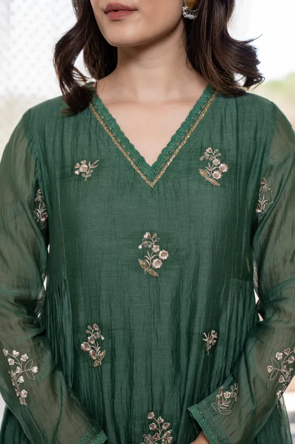 Neeva_store_Viscose_Green_Color_Kurta_Suit_Set