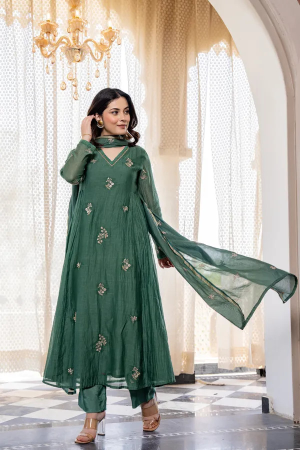 Neeva_store_Viscose_Green_Color_Kurta_Suit_Set