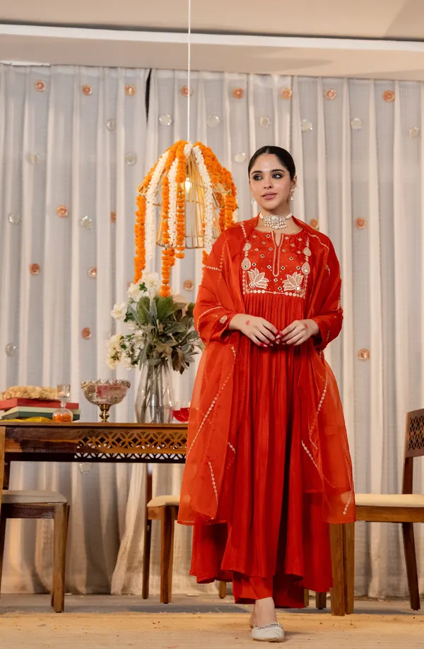 Neeva_store_Viscose_Orange_Color_Kurta_Suit_Set