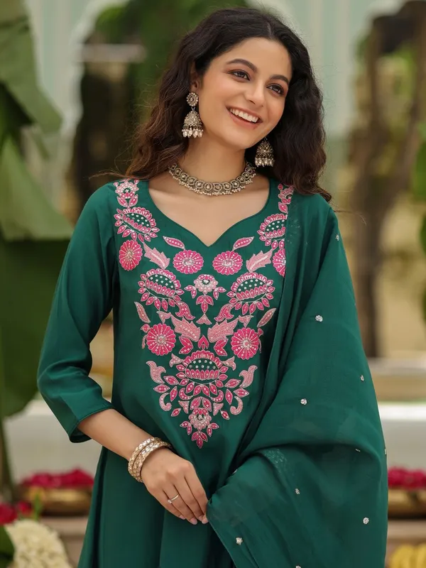 Neeva_store_Viscose_Green_Color_Kurta_Suit_Set