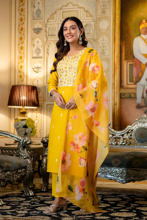 Neeva_store_Viscose_Yellow_Color_Kurta_Suit_Set