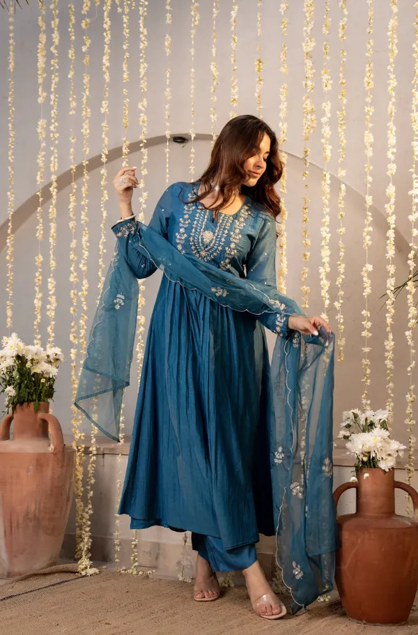 Neeva_store_Viscose_Blue_Color_Kurta_Suit_Set