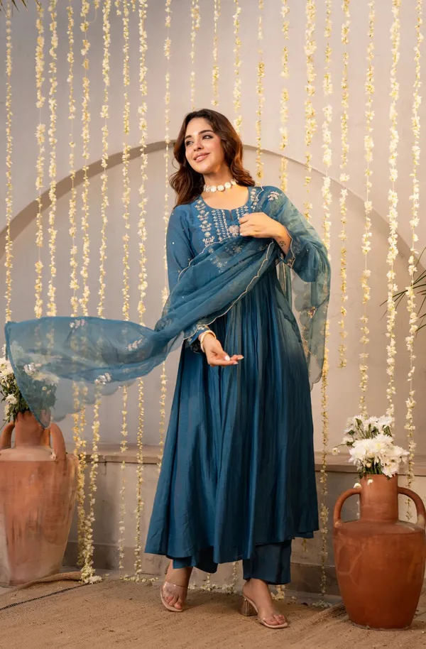 Neeva_store_Viscose_Blue_Color_Kurta_Suit_Set