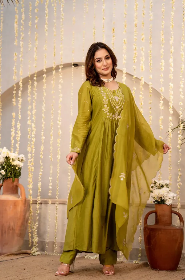 Neeva_store_Viscose_Green_Color_Kurta_Suit_Set