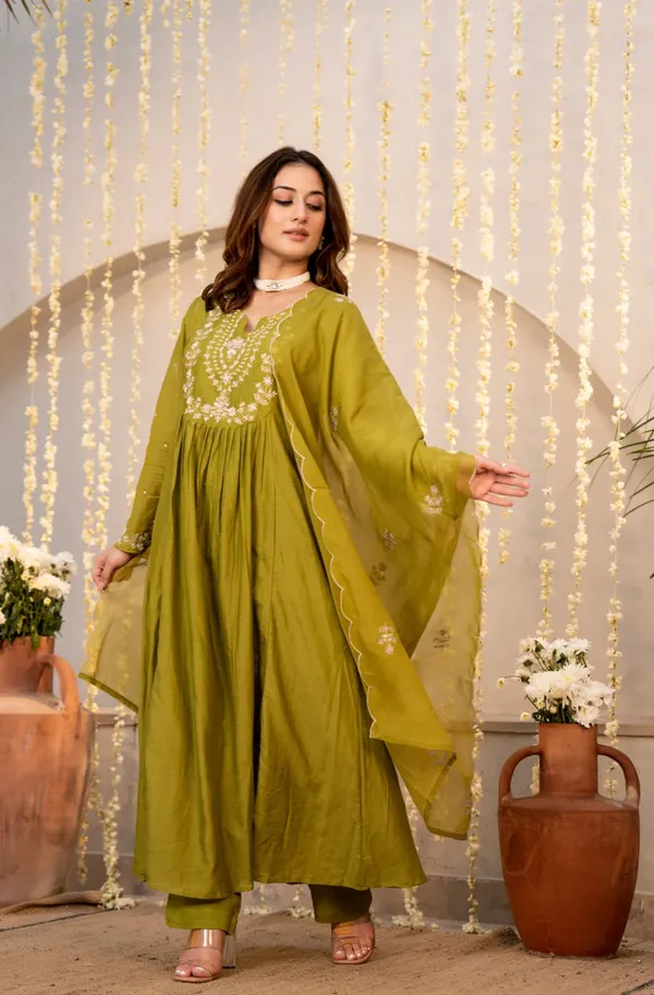Neeva_store_Viscose_Green_Color_Kurta_Suit_Set