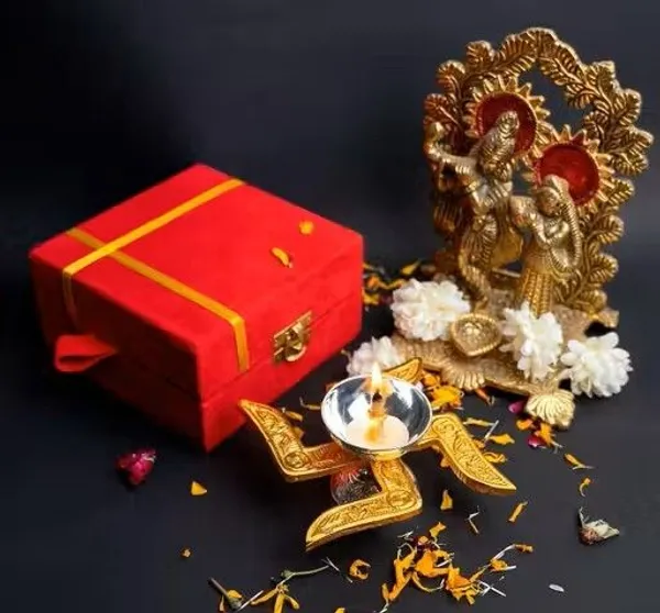 Tih_Aluminium,_Brass_Table_Diya_(Height:_2_Inch)