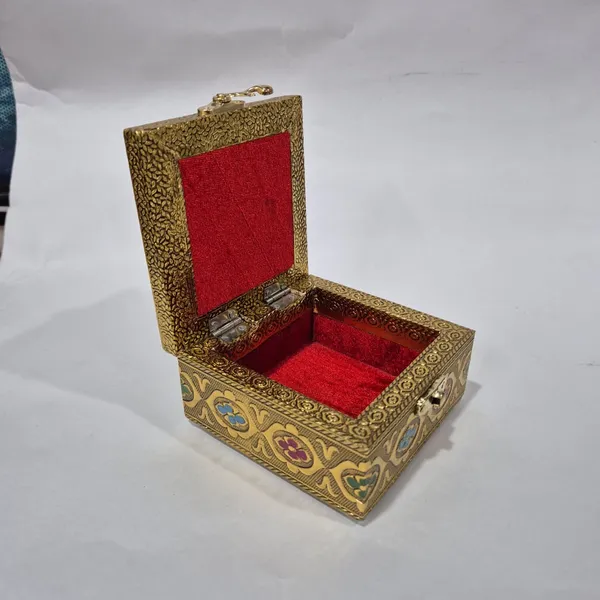 Gold_Embossed_Red_Velvet_Lined_Jewelry_Storage_Box