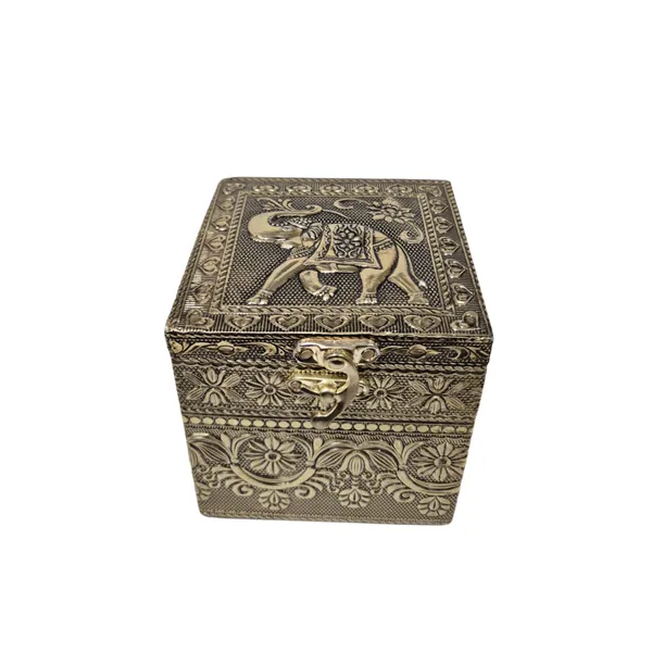 Antique_Gold_Elephant_Embossed_Jewelry_Box_With_Mirror