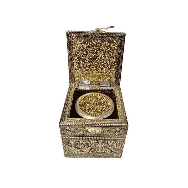 Antique_Gold_Elephant_Embossed_Jewelry_Box_With_Mirror