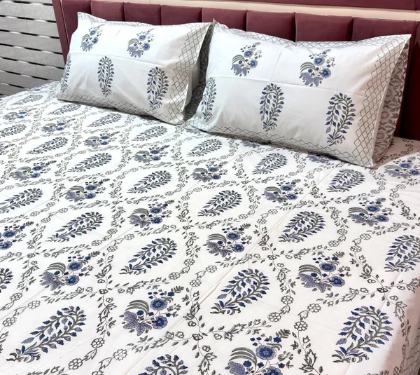 Pure_Cotton_Percale_Floral_Print_Bedcover_With_2_Pillow_Covers