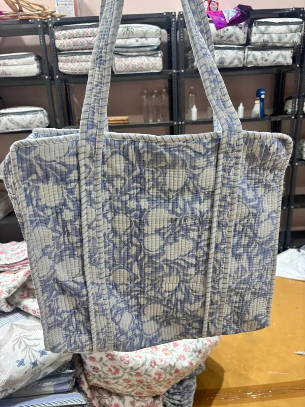 Blue_White_Mulmul_Quilted_Tote_Bag_For_Women