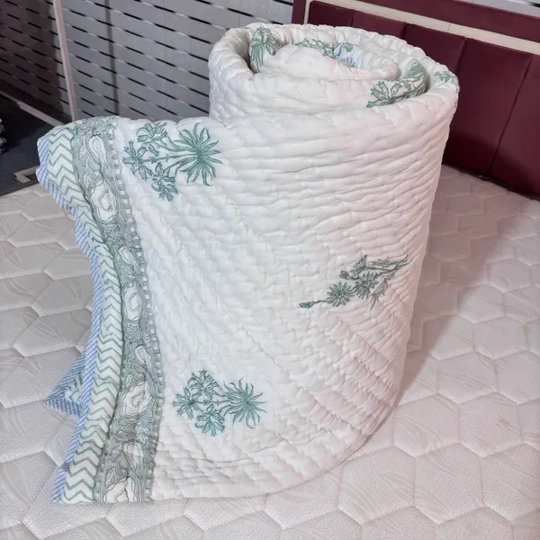White_Mulmul_Reversible_Floral_Print_King_Size_Quilt