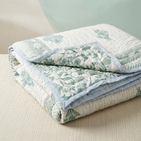 White_Mulmul_Reversible_Floral_Print_King_Size_Quilt