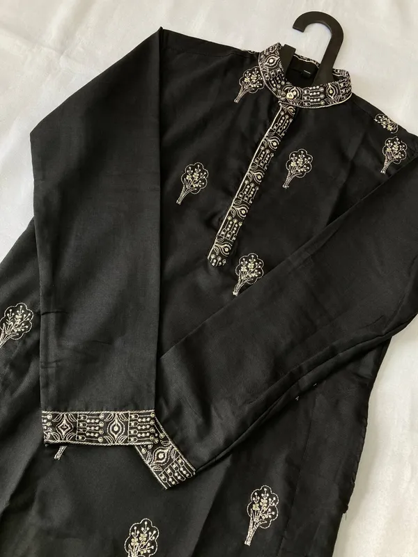 Black_And_White_Cotton_Embroidered_Kurta_Set_For_Men