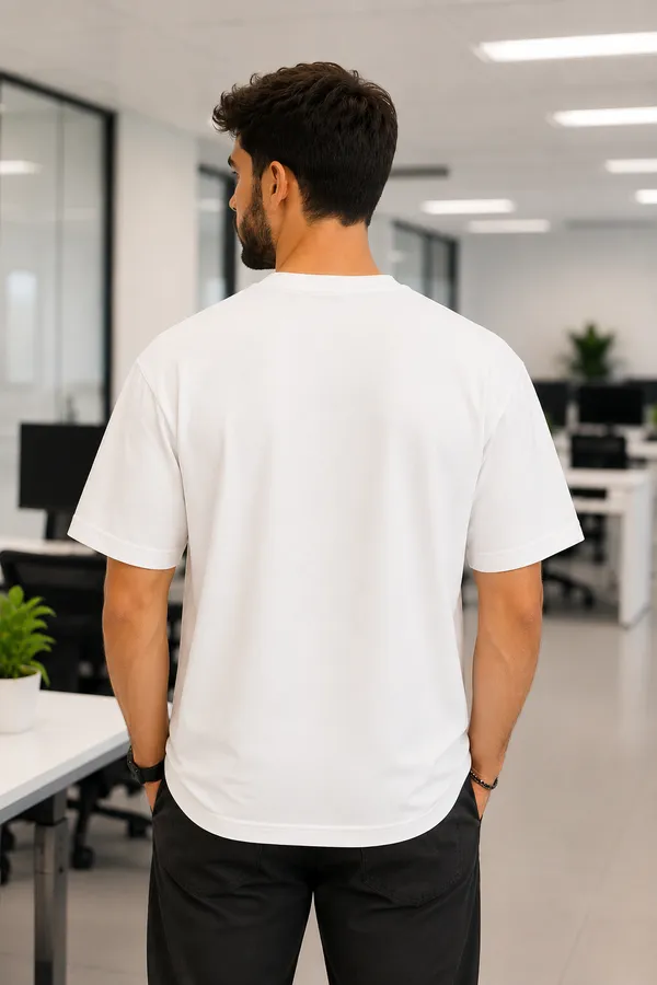 Young_boy_printes_T-shirt
