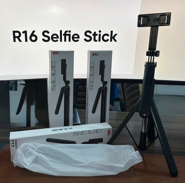 Aluminium_Alloy_Foldable_Selfie_Stick_With_Tripod_Stand