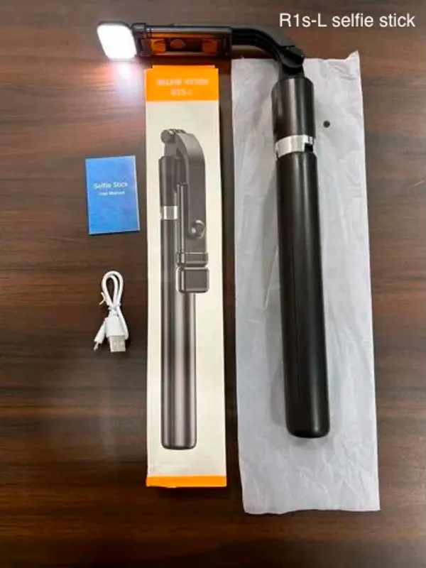 Selfie_Stick_Tripod_With_LED_Light_And_Wireless_Remote