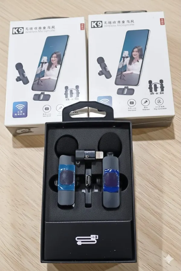 Wireless_Lavalier_Microphone_Kit_With_Phone_Holder_Stand