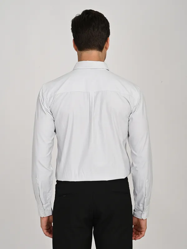 Men_Classic_Striped_Formal_Shirt