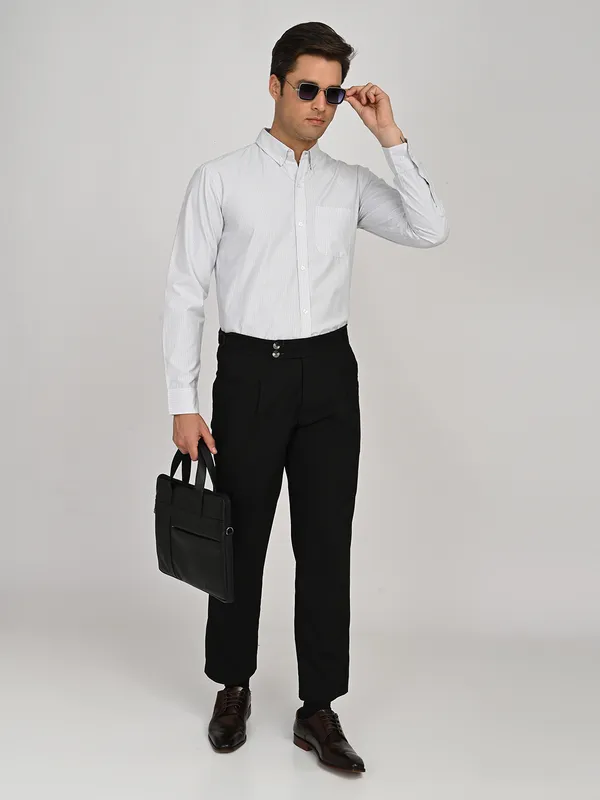 Men_Classic_Striped_Formal_Shirt
