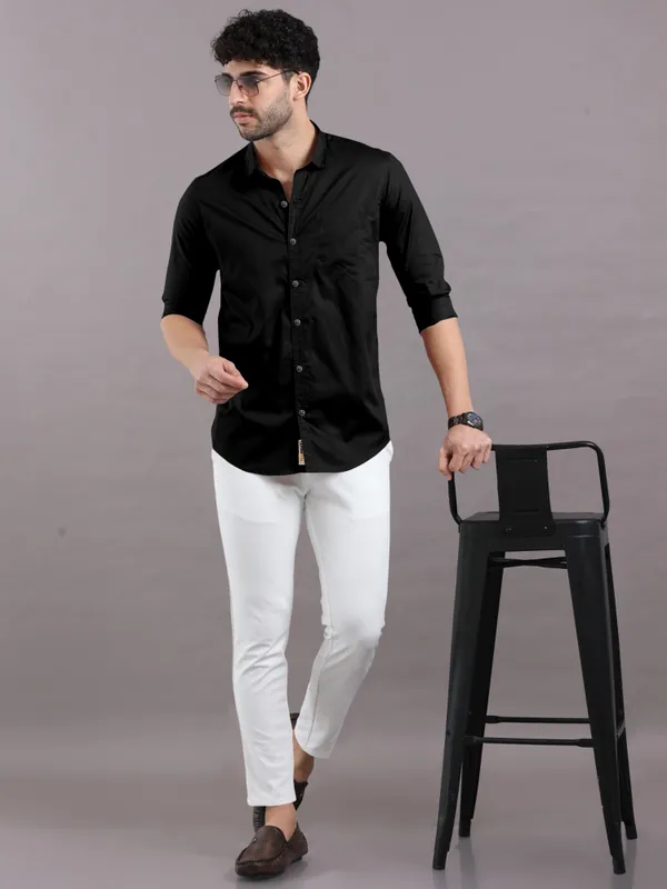 Men'S_Premium_Black_Cotton_Shirt