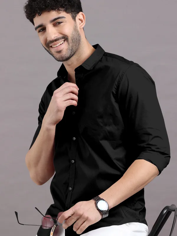 Men'S_Premium_Black_Cotton_Shirt
