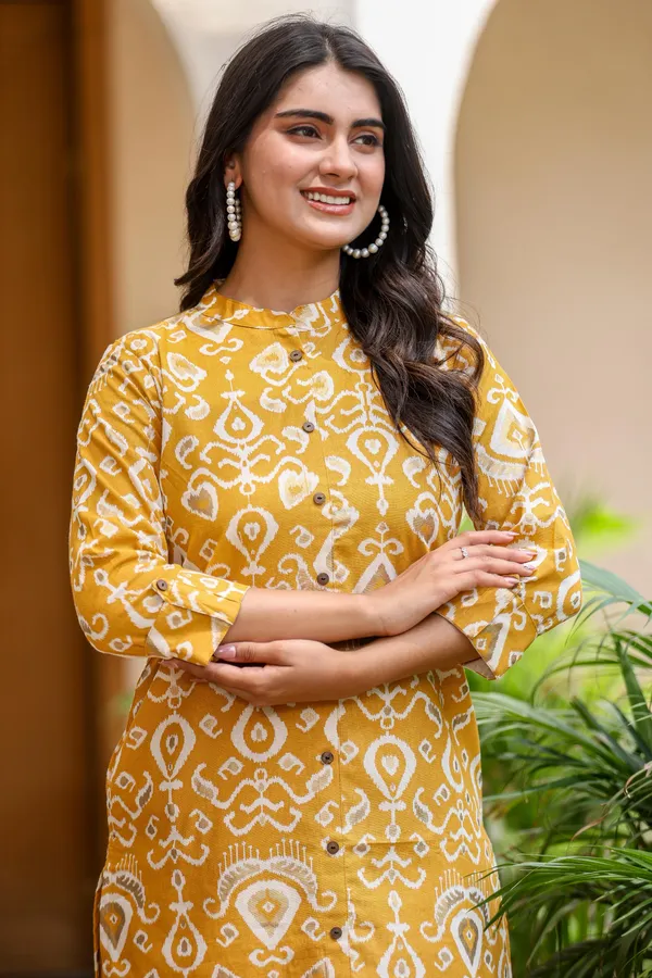 Yellow_Cotton_Ikat_Print_Kurta_Set_For_Women