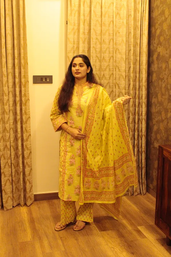 Yellow_Cotton_Embroidered_Kurta_Set_For_Women